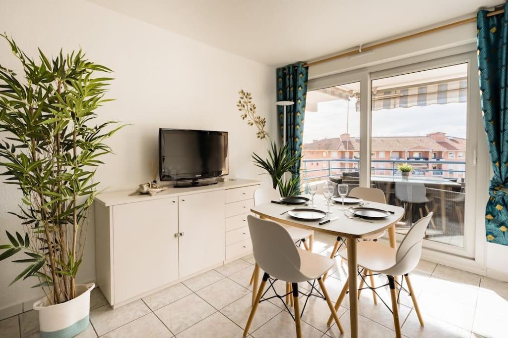 PORT-FREJUS, appartement 2 pièces, terrasse, climatisation Esterno foto