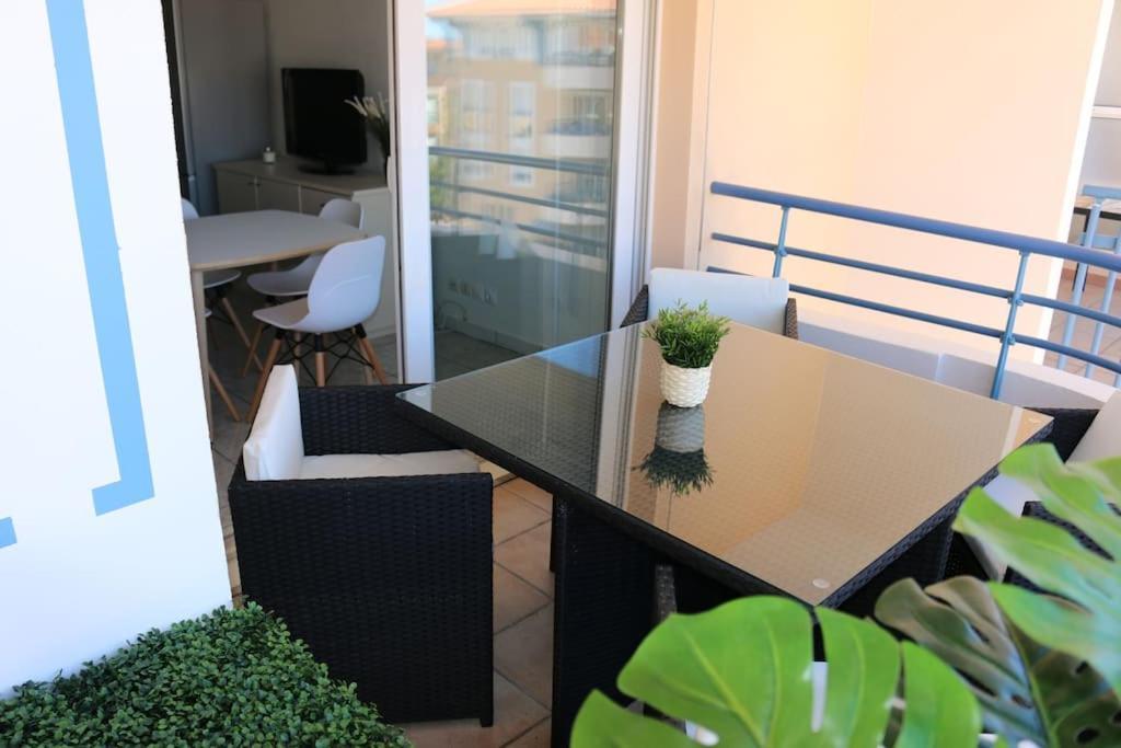 PORT-FREJUS, appartement 2 pièces, terrasse, climatisation Esterno foto